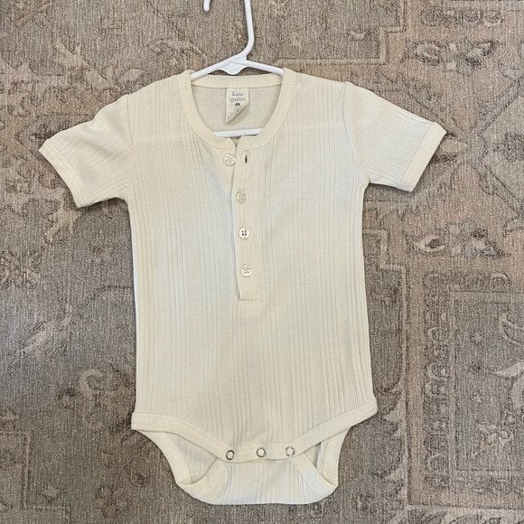 Kate quinn oatmeal onesie size 12-18 months - Picture 1 of 1